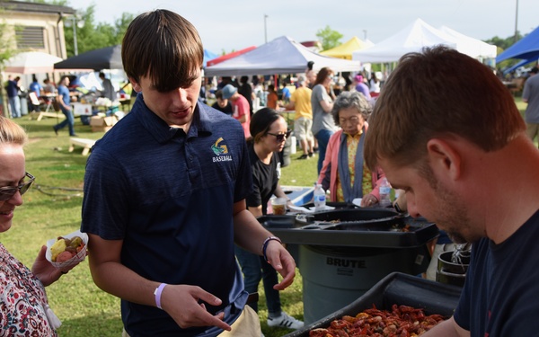 More than 800 attend 6th Annual Crawfish Cook-Off