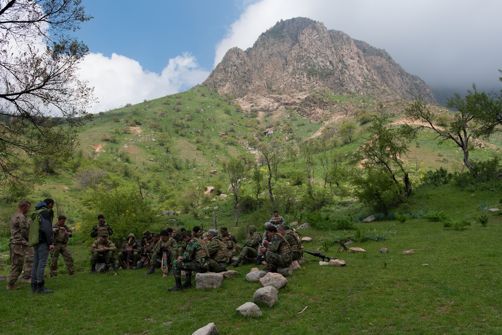 Tajik, U.S. soldiers train together