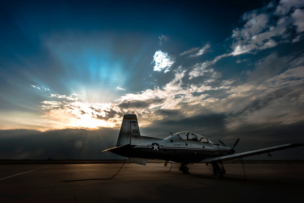 Vance AFB Conducts Night Flying Operations