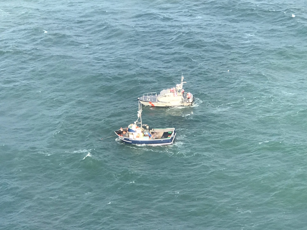 Coast Guard assists fishermen near Humboldt Bay