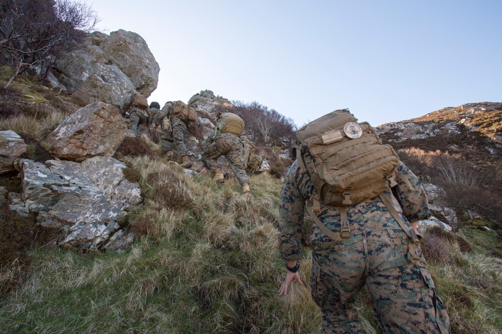 4th ANGLICO navigates the hills of Scotland at Joint Warrior 18