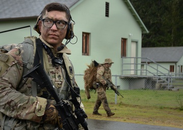 Oregon Guardsmen embed with Canadian Reservists to enhance joint readiness