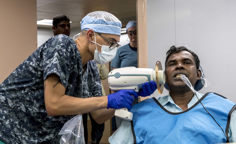 PP18 hosts dental subject matter expert exchange aboard USNS Mercy