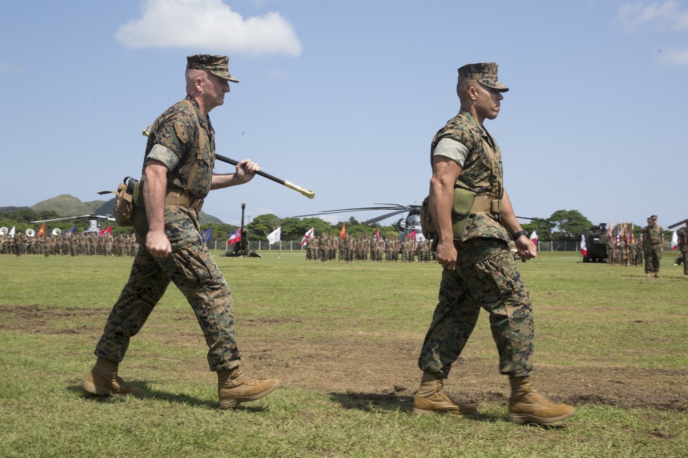 31st MEU sergeant major relinquishes sword of office, Mota assumes duties