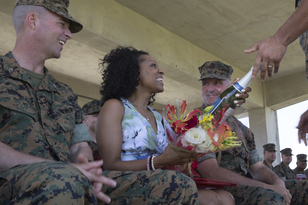 31st MEU sergeant major relinquishes sword of office, Mota assumes duties