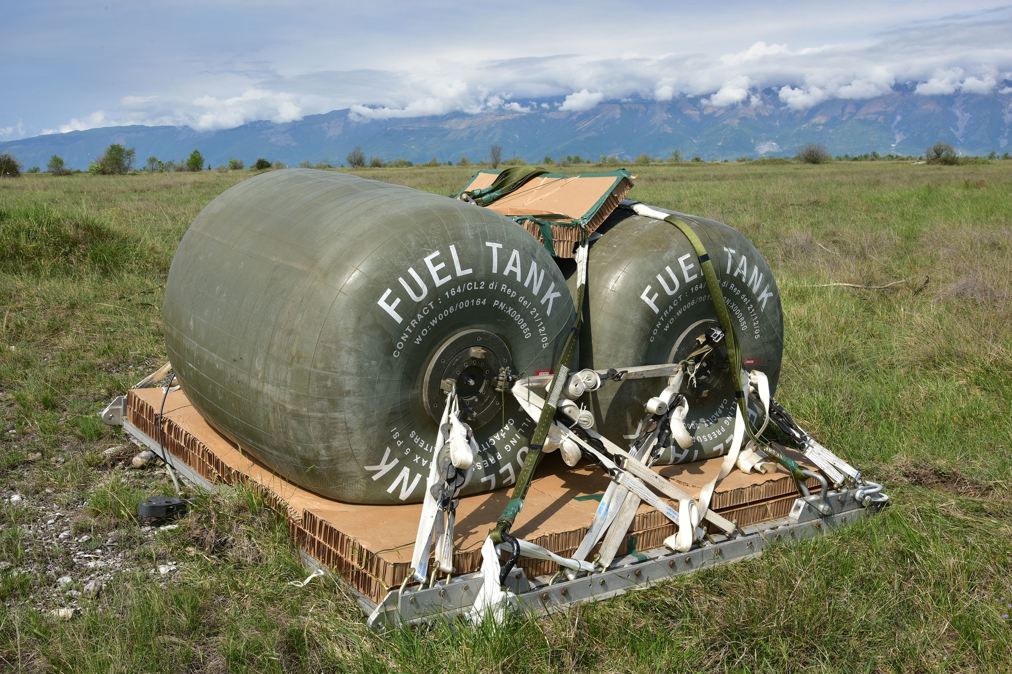 DVIDS - Images - Italian Air Force and U.S. Army 173rd Airborne Brigade  Airdrop Cooperation, 27 April 2018. [Image 20 of 23]