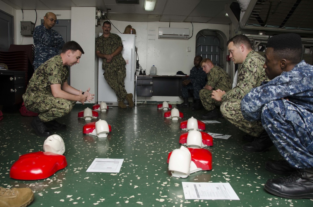 USS Frank Cable (AS 40) CPR Training