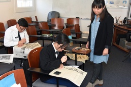 Learning Chinese calligraphy benefits language study