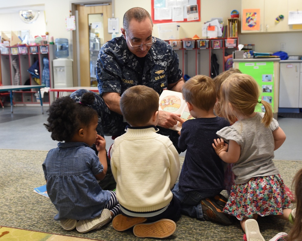 USSTRATCOM Senior Leaders Read to Future Leaders