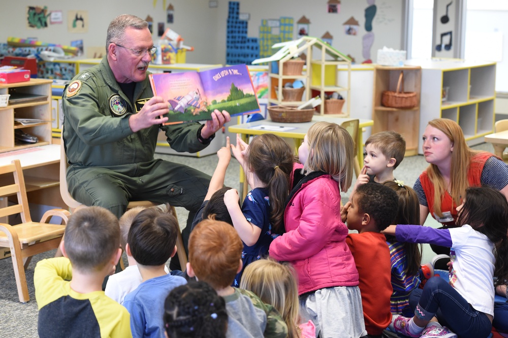USSTRATCOM Senior Leaders Read to Future Leaders