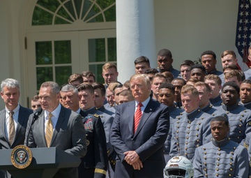 President Trump presents Commander-in-Chief's Trophy to Army team of 'fighters'