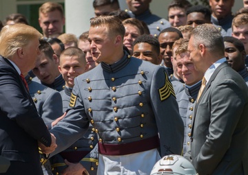 President Trump presents Commander-in-Chief's Trophy to Army team of 'fighters'