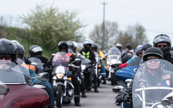 Motorcycle ride from Fort Knox to sexual trauma recovery center highlights sexual assault awareness, prevention month