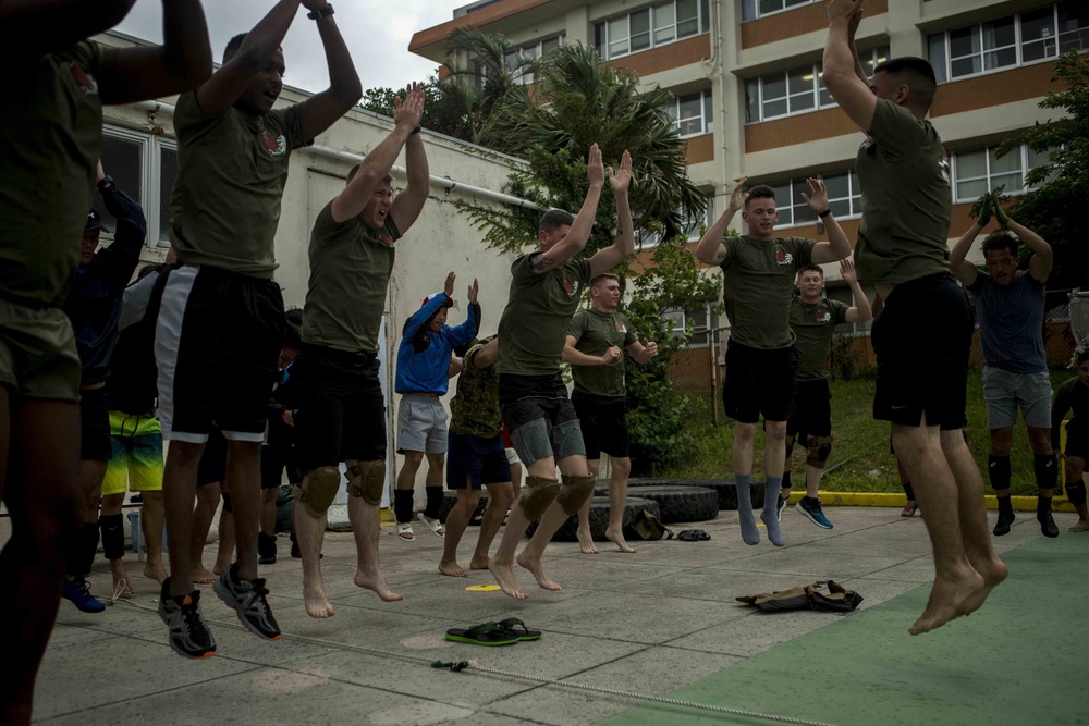 Practice makes perfect | JGSDF Soldiers and U.S. Marines prepare for annual Naha Dragon Boat Race