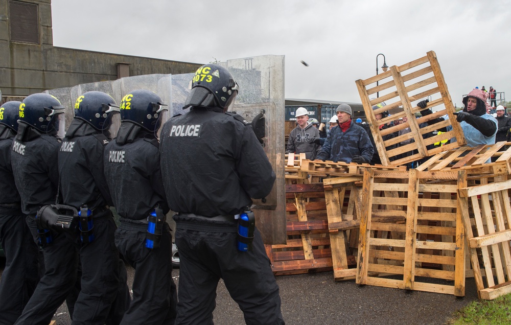 DVIDS - Images - 423SFS Train With Police Support Units [Image 2 of 6]