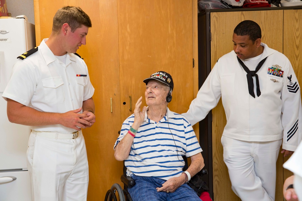 Sailors visit veterans