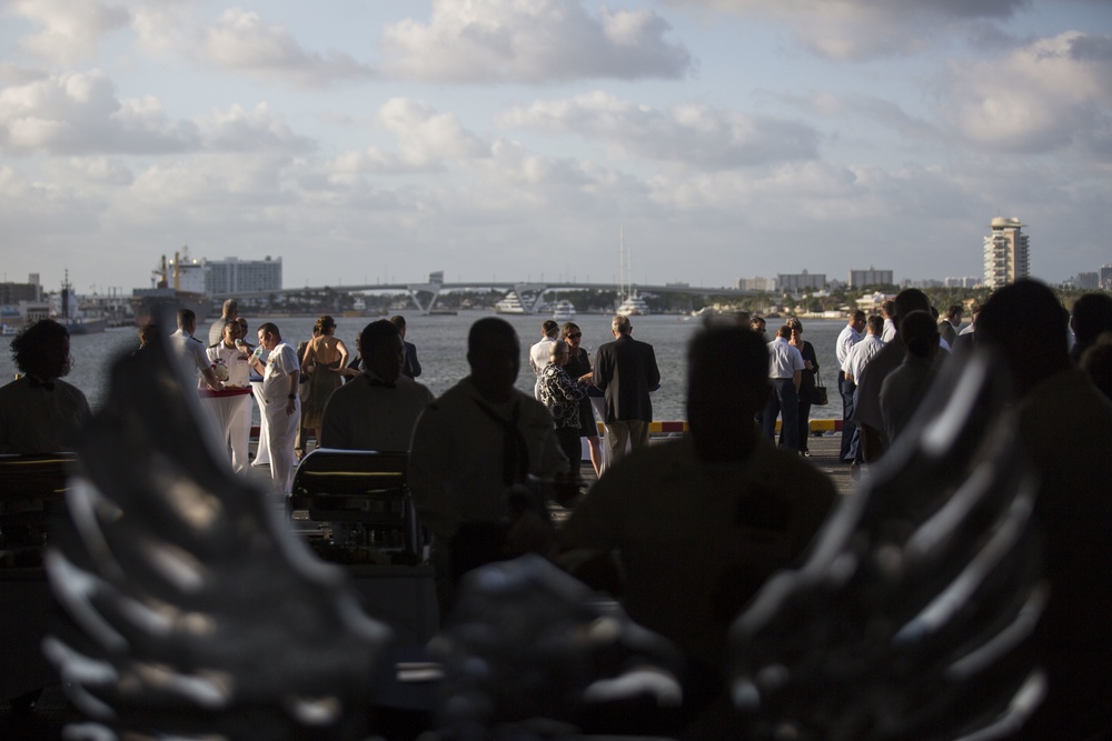 Dressed To The Nines: USS Kearsarge hosts Fleet Week Gala