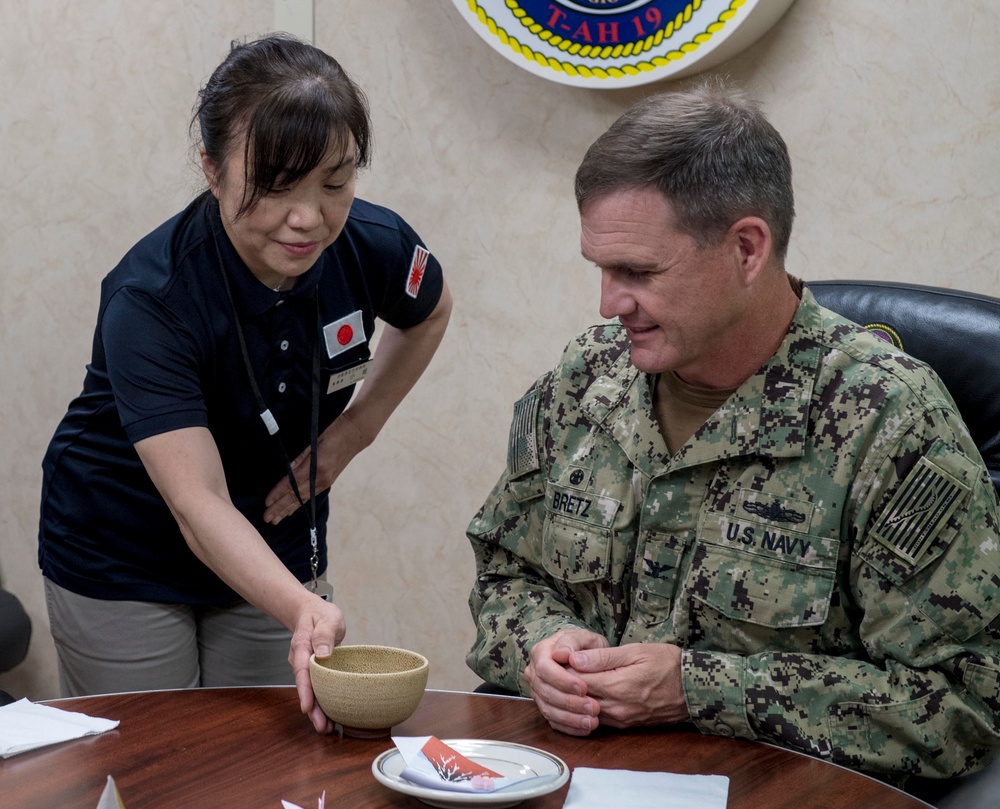 JMSDF Sailors host Japanese Tea Ceremony aboard USNS Mercy