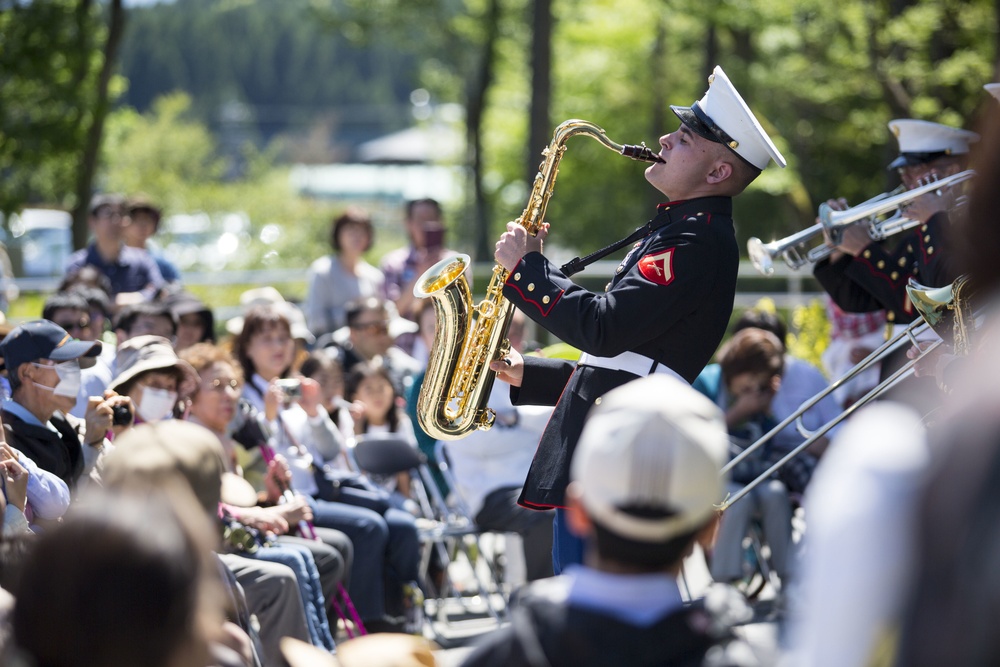 III MEF Band performs for the community of Juku No Mori