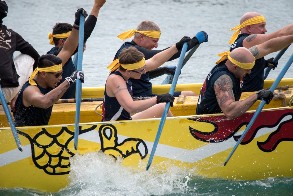 Navy Team Competes in Naha Haraii Dragon Boat Festival