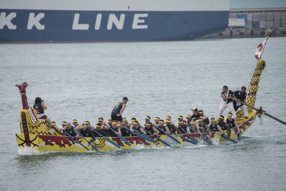 Navy Team Competes in Naha Haraii Dragon Boat Festival