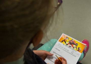 Spangdahlem Elementary students participate in deployment line