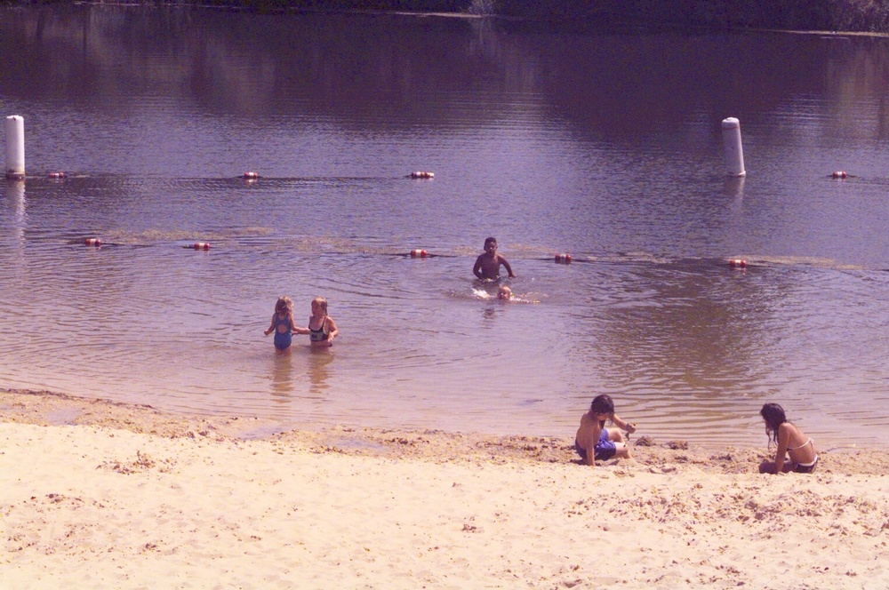 Pine View Campground beac h (August 2000)