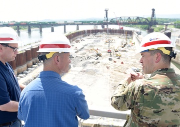 Coast Guard admiral tours Chickamauga Lock
