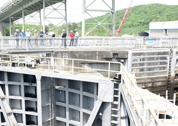 Coast Guard admiral tours Chickamauga Lock