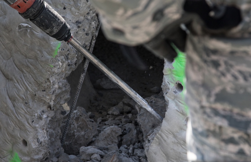 Skilled SAR: Md. Guardsmen drill down in lifesaving training