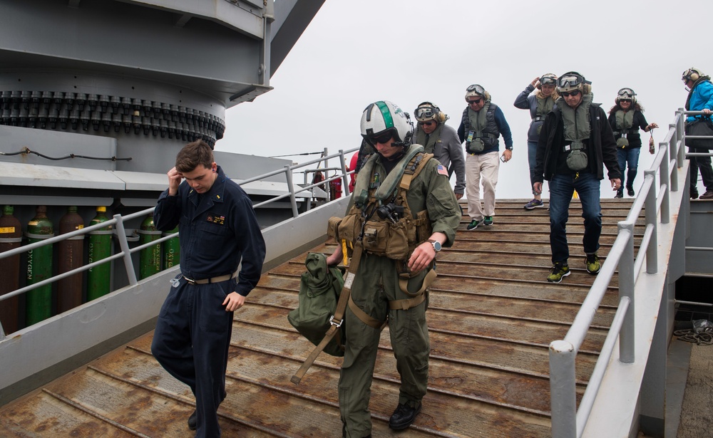 Pearl Harbor Hosts Leaders To Sea Event