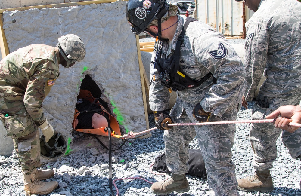 Skilled SAR: Md. Guardsmen drill down in lifesaving training