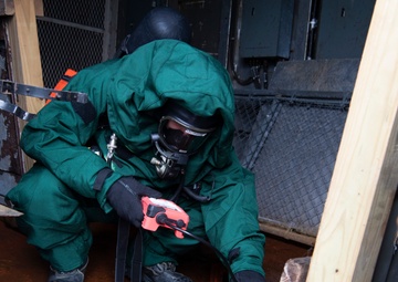 W.Va., N.C. Civil Support Teams take to the seas for Vigilant Guard 18-3