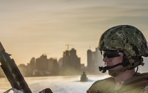 Mark VI Patrol Boats escorts USNS Henry J. Kaiser (T-AO 187)