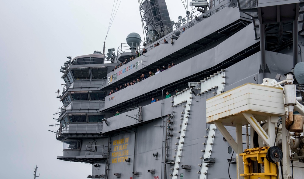 GHWB Conducts Flight Operations During Chesapeake 2018