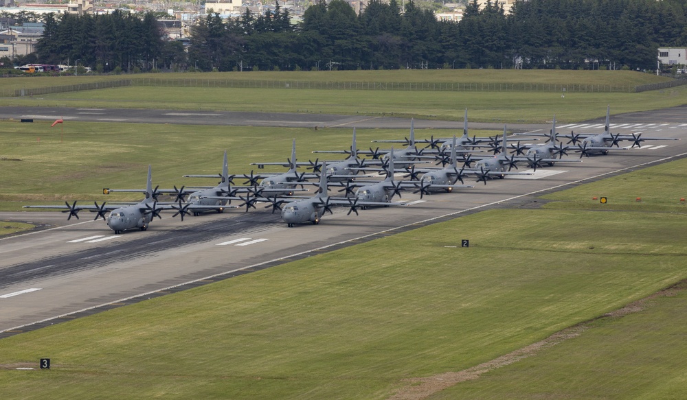 Yokota Airmen team up for airlift surge