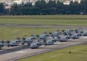 Yokota Airmen team up for airlift surge