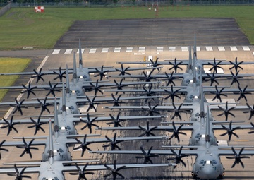 Yokota Airmen team up for airlift surge