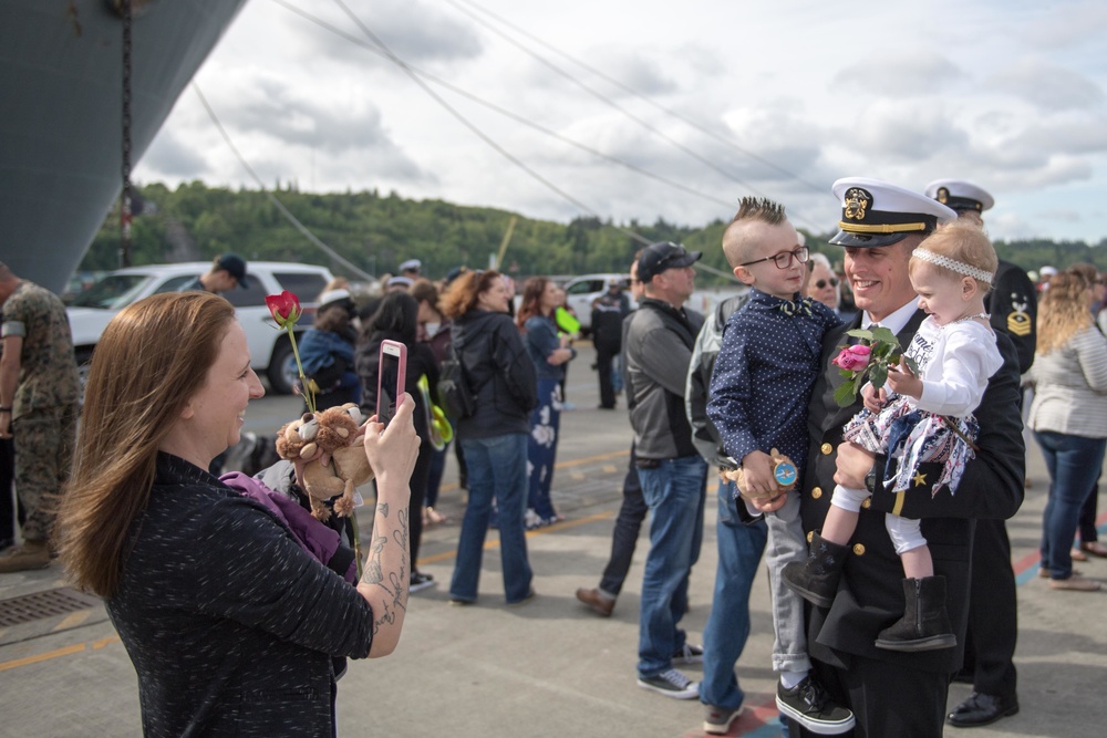 USS Sampson returns from deployment