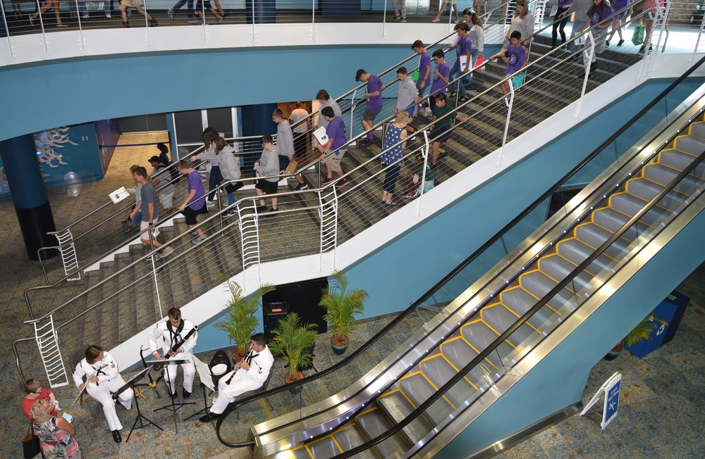 Navy Band Southeast Woodwind Trio Performs at Florida Aquarium