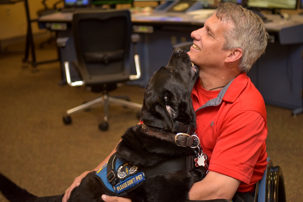 Former combat weatherman visits STTS