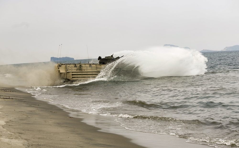 Balikatan 18: PHIL, U.S. Marines execute AMPHIBEX