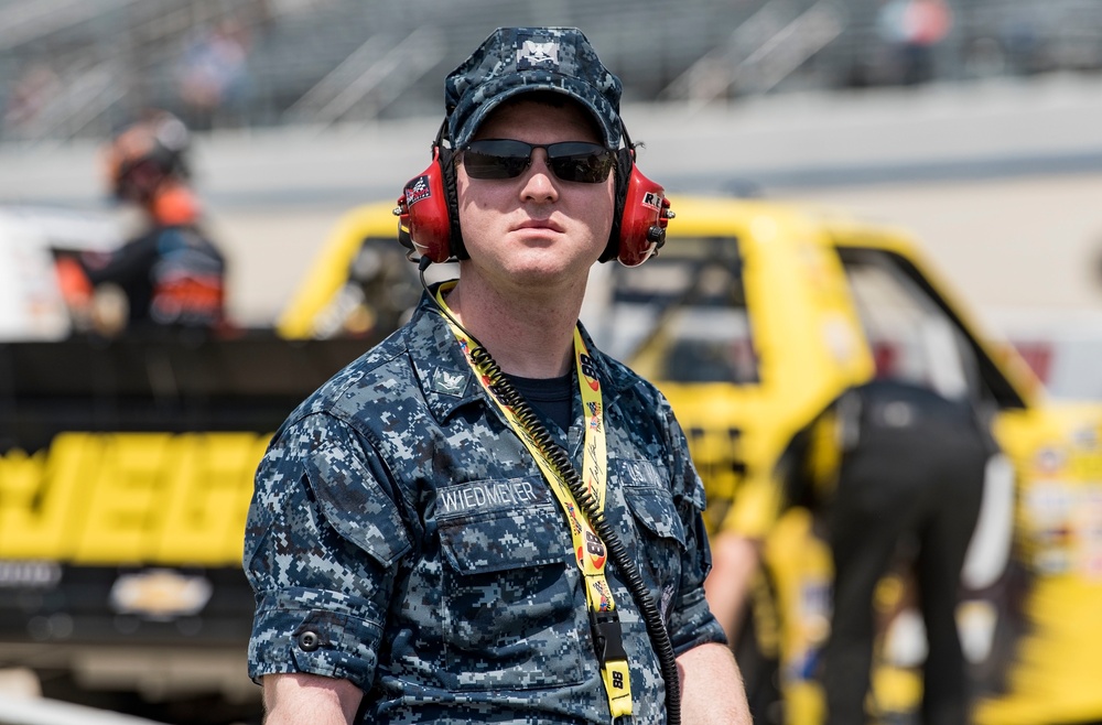 NASCAR teams up with Dover Airmen