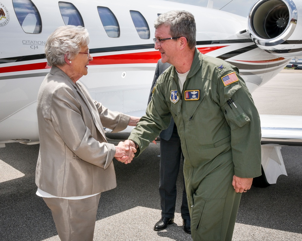 Alabama Governor Visits 117 ARW