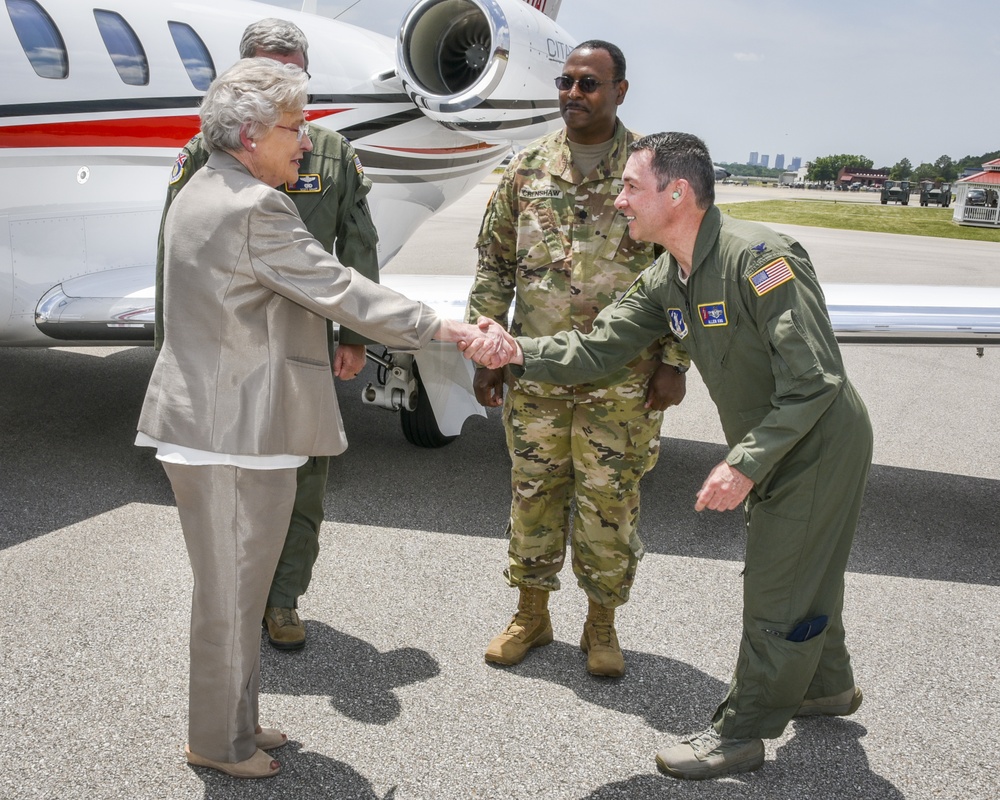 Alabama Governor Visits 117 ARW