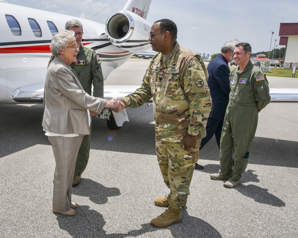 Alabama Governor Visits 117 ARW