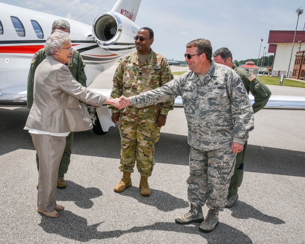 Alabama Governor Visits 117 ARW