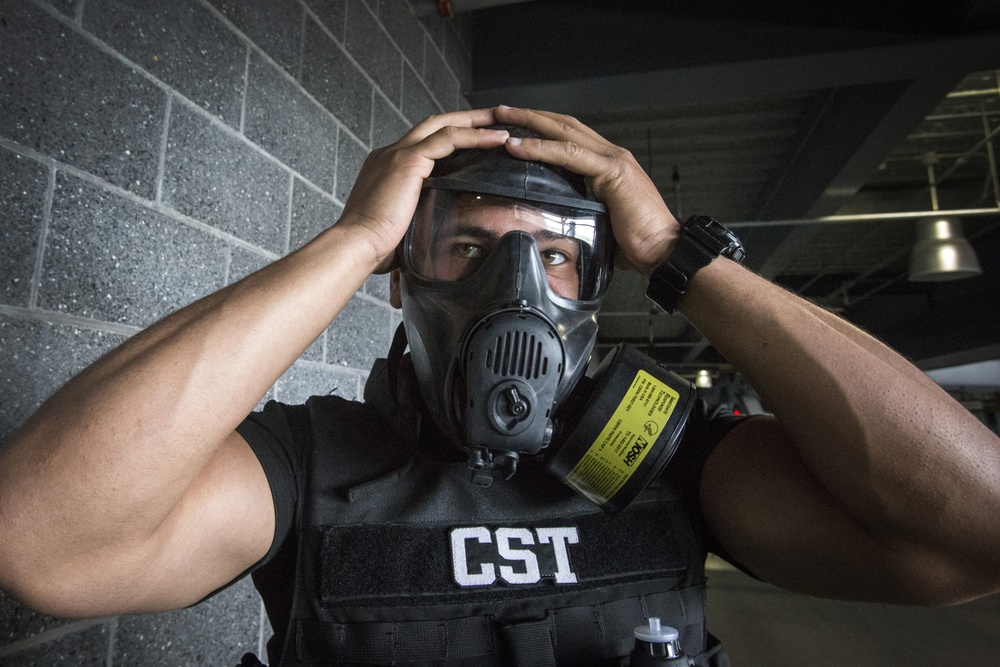 21st WMD-CST trains with civil authorities