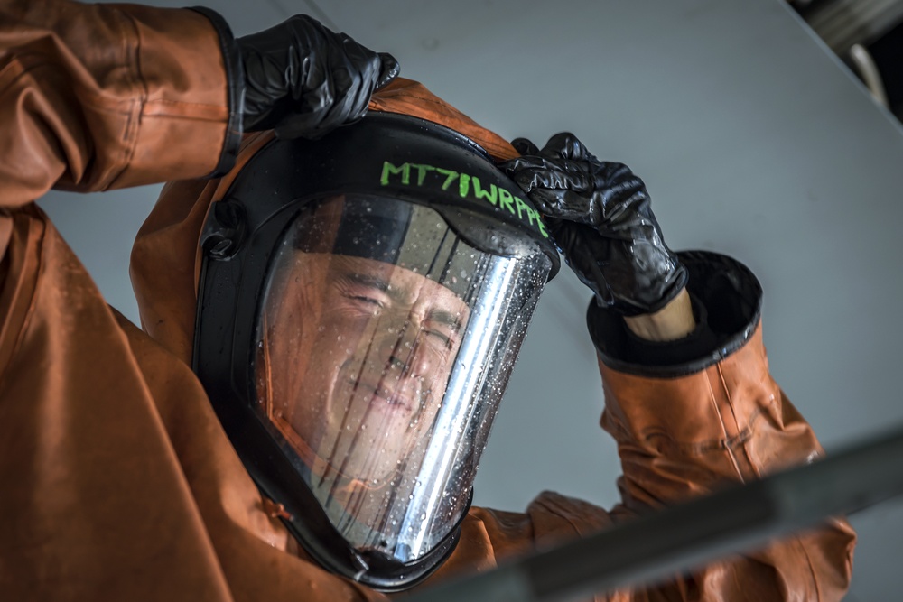 Combat King gets 'royal' treatment during wash