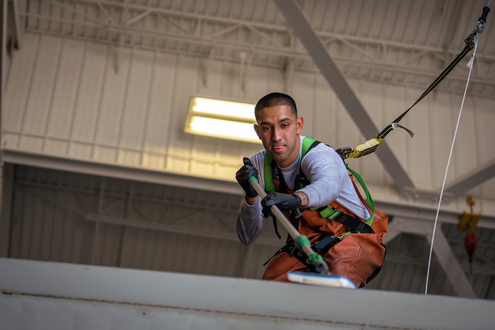 Combat King gets 'royal' treatment during wash